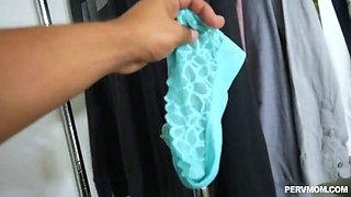 Hot and crazy maternal guidance