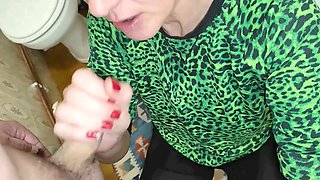 Homemade dirty blowjob with cum swallowing from novice housewife Winonna8