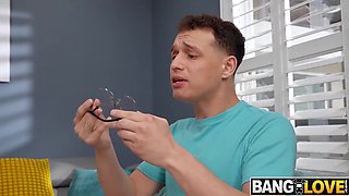 Johnny’s X-Ray Peeping Leads to Payton’s Deepthroat and Cum!