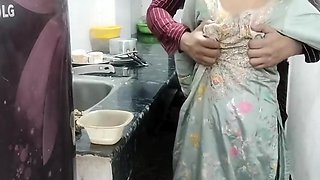 Doctor Ne Muze Ghar Pe Bulakar Bedroom Me Jabar Dasti Pela
