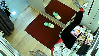 Amateur super hot brunette masturbating 3 mp4