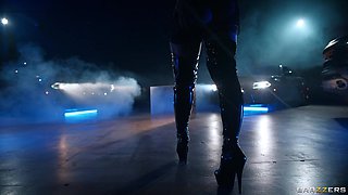 Angela White : Unbound Part 4 With John Strong, Angela White, Eddie Jaye, Vince Karter, Will Pounder, Scotty P, Mazee The Goat, Alex Mack - Brazzers