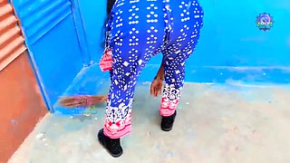 Desi Indian bhabhi Muskan Rani anal sex doggy style - big ass close-up