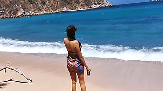 Girl Cums On A Nude Beach