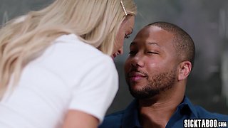 Blondie babe Emma Hix sucks black knob