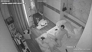 Hackers use the camera to remote monitoring of a lover's home life.622