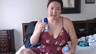 Curvaceous Lady enjoys fucking red bull can and and monster toy