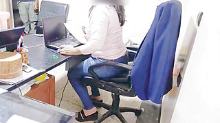 I finally got my coworker to fuck me in my office parte 1