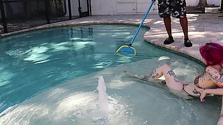 Pool Blowjob with Pedsrmeds