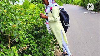 Desi college bhabhi hot boobs suking - unknown girl stops my bike, I take her on my bike and take her home and kiss her boobs.