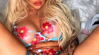 Blonde tight pussy babe solo toy fun in glamour masturbation