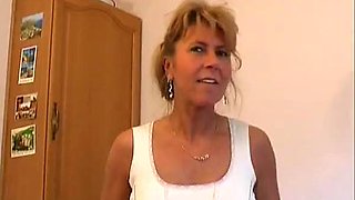 Her favorite sex toy makes this blonde MILF happy as she doesnt wait for her partner to arrive to enjoy