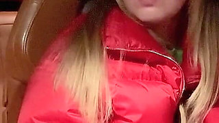 The Stepson Who Ran Away From Home Actively Fucks His Stepmother's Pussy in His Stepfather's Car