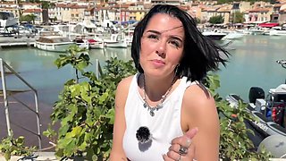 Ashley goes exploring with Marie... - Jacquie et Michel TV