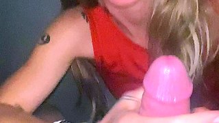 Amateur blondes pov blowjob and hardcore fun with lucky dude