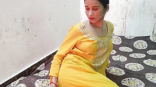 Step sister ka big bobs daba kar pela