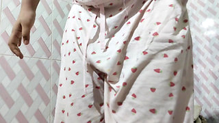 local sexy girl masterbat in bathroom