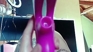 Close up solo beauty toying ass
