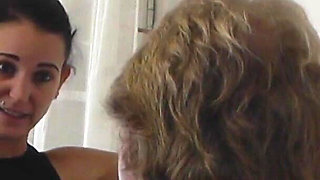 Mistress Dyanna Slap the Slave's Head!