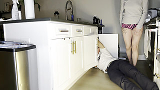 Dickflash, Bigmax8inch Girlfriend Fucks the Plumber and Drains His Pipe in Her Mouth