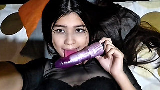 UNIVERSITARIA MAKES VIDEO CALL WITH A FAN FROM COLOMBIA