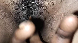 Komal kat bahu ki desi chhudai bahu ko upar leta kar khoob pella desi indian bahu ki chudai