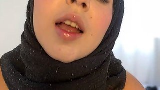 Muslim MILF with nice tits solo