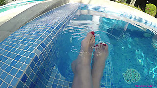 Hot Tub Toes