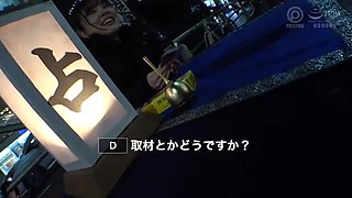 美人妻がとろけるオイルマッサージでエッチな気分高まり妖艶ムードで勃起チンポをフェラ