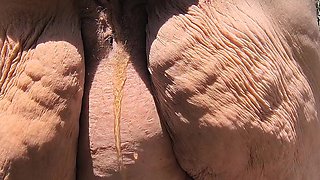 Cougar Drop Her Clothes and Yellow Piss Blows