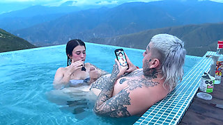 Tinder Date Ends in Outdoor Sex with Chicamocha Cannon in the Background