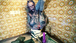 Gaping and letting it flow books and toys caught in the mess
