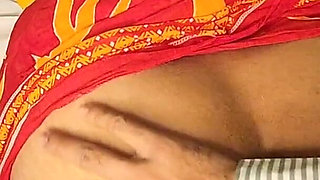 Indian Desi Bhabhi Fucking Delivery Boy in Doggy Style Wearing Saree While Her Husband Is Out of Town