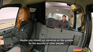 Guy with giant mouth makes me ejaculation in my cab - woman faux taxi