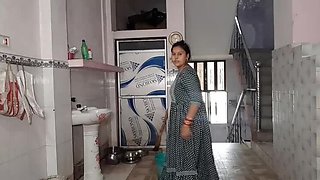 Puja Bhabhi Hot Indian Homemade Fingering & Facial - Big Boobs, Big Ass, HD