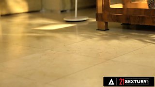 21 sextury - cute beauty Alexa Flexy ready her bum with a bootie buttplug for deep Anal Sex
