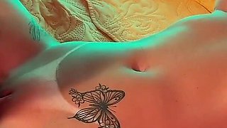 Empregada Pegou a Filha Da Patroa No Flagra E Agora Faz O Que Quer Com a Garota