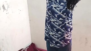 Jija Ji Ka Land Chota Tha Tabhi Mai Chud Gyi