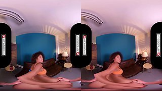 Ebony Mutant Babe Oya Wants Your Dick Professor - Vr Porn And Virtual Reality