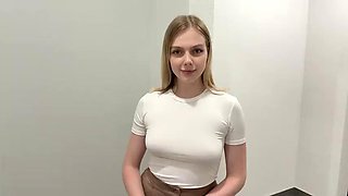 MY NEW UPSTAIRS NEIGHBOR TURNED OUT TO BE A WHORE AND SPREAD HER LEGS IN THE HALLWAY - PUBLIC SEX