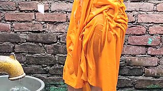 Amateur Indian Housewife Cheating in Morning Shower - Sneaky Bathroom Sex with Real Desi Couple