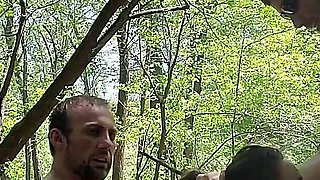 Outdoor Threesome and Facefuck