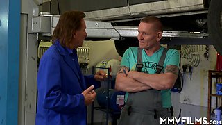 I'd like to speak with the manager - MMVfilms