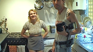 Pretty Amateur Sarah Does Her First Ever Nude Photoshoot