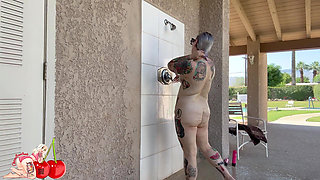 Shaking My Ass & Showering Naked at the Public Pool