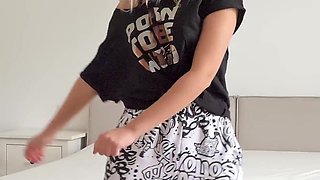 Casting Petite 18yo Czech Amateur Lilly Bella in Yoga Pants