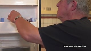 Sluty Stepdaughter In Law Gets Horny And Fucks Her Old Man 5 Min