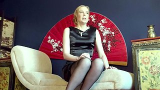 Amateur Latina Milf Masturbates on Cam