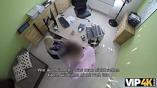 Vip4k. blondes fraulein hat xxx fur bargeld mit hubschen kredit-agent