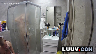 LUUV. Kareflore and Abbadon film their real amateur, homemade bathroom routine, showing maximum real life openness
